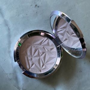 BECCA Shimmering Skin Perfector Pressed